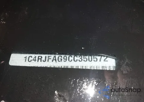 2012 Jeep Grand Cherokee Laredo z USA, uszkodzony, nr VIN 1C4RJFAG9CC350572